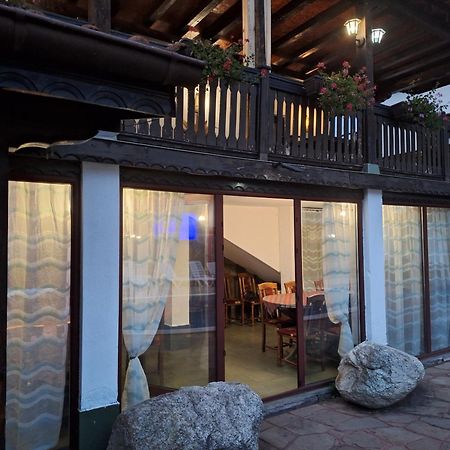 Къща За Гости Бащин Дом Aprilzi Exterior foto