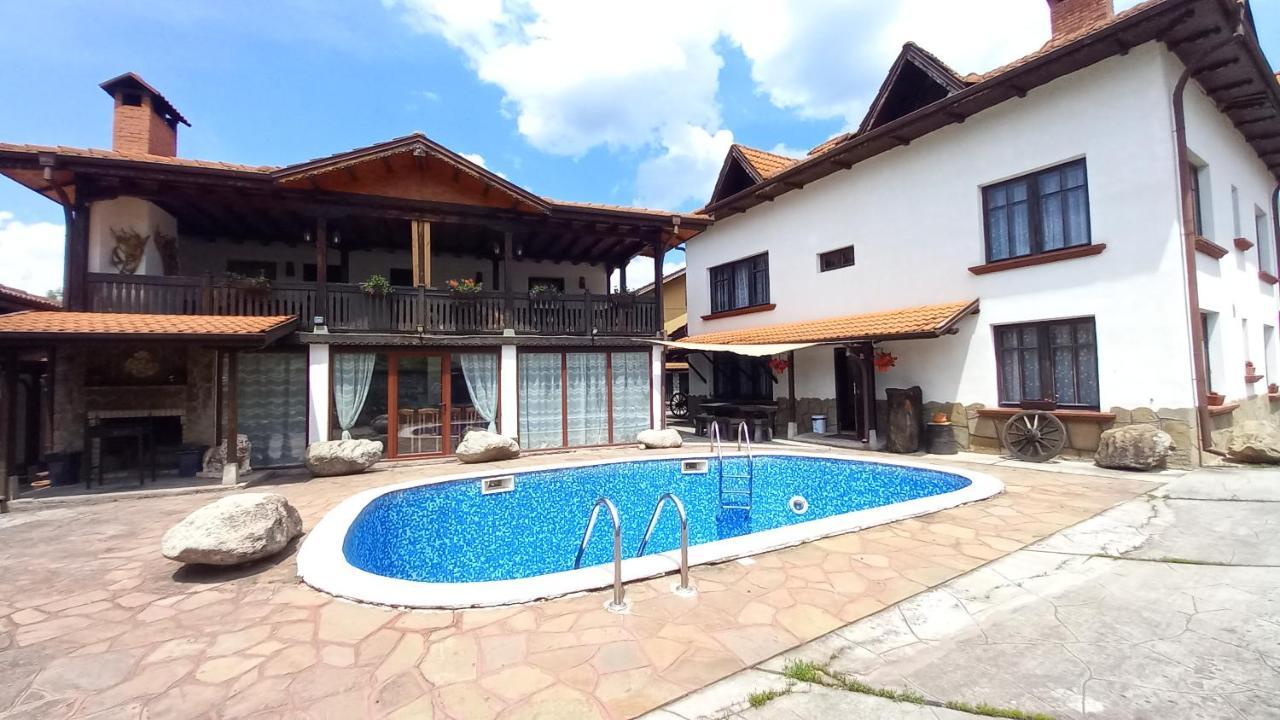 Къща За Гости Бащин Дом Aprilzi Exterior foto