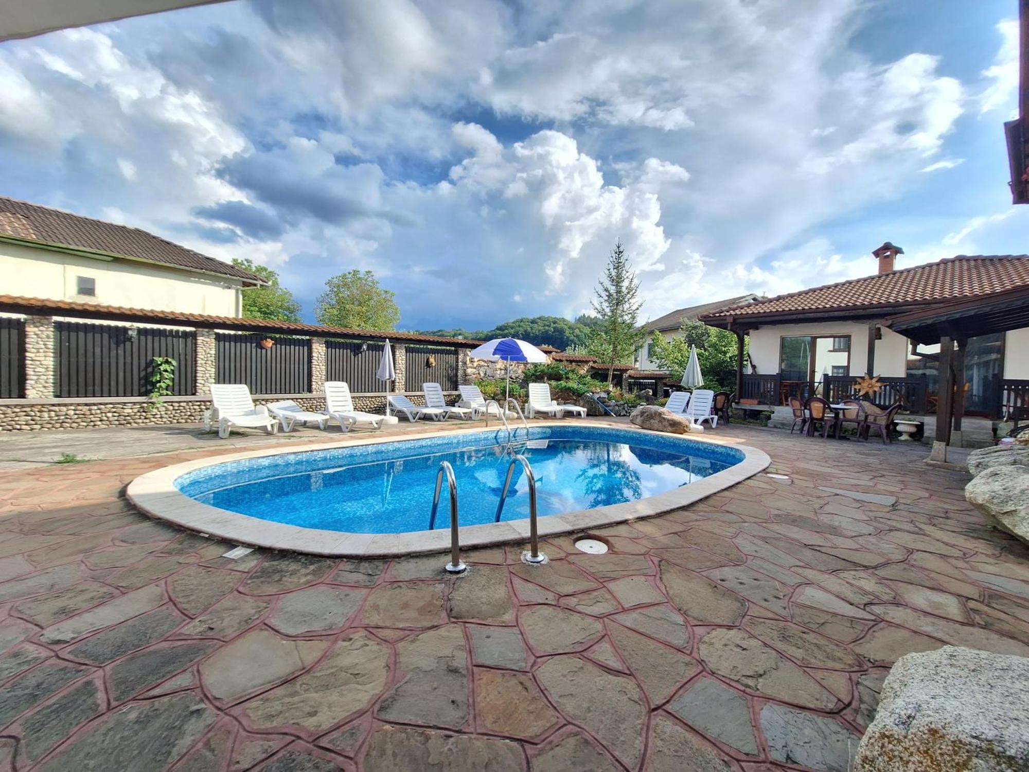 Къща За Гости Бащин Дом Aprilzi Exterior foto